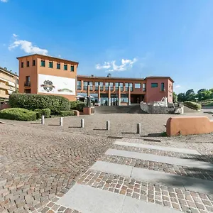 Otel Golf, Figino Serenza